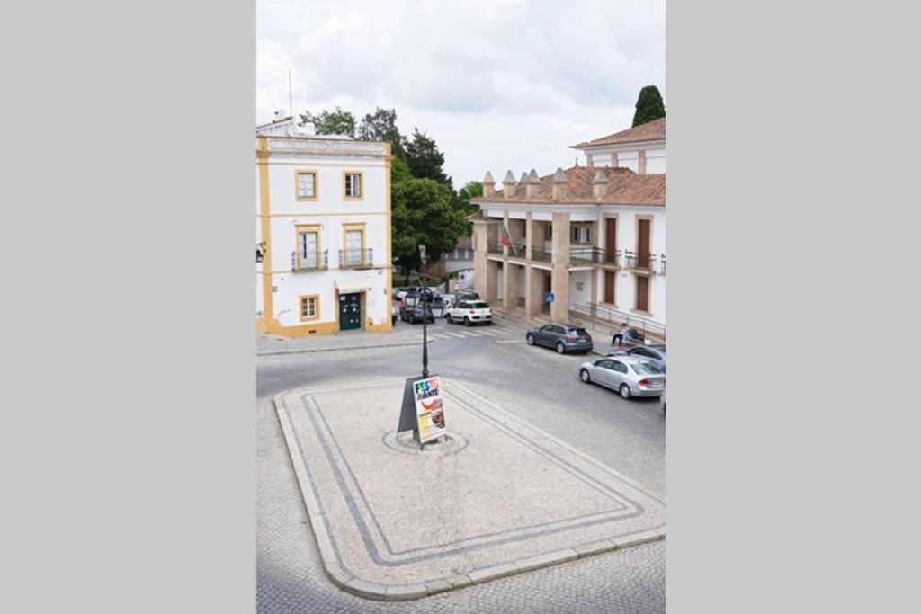 Holiday home In One Of Evora's Historical Squares Evora